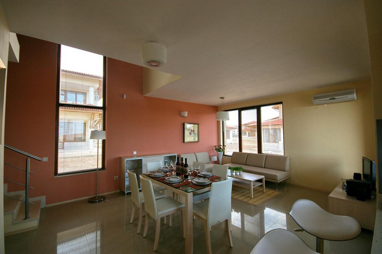 Lighthouse Apartments And Villas Balchik Esterno foto
