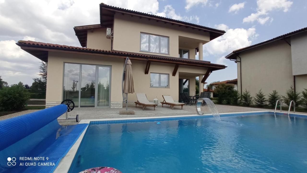 Lighthouse Apartments And Villas Balchik Esterno foto
