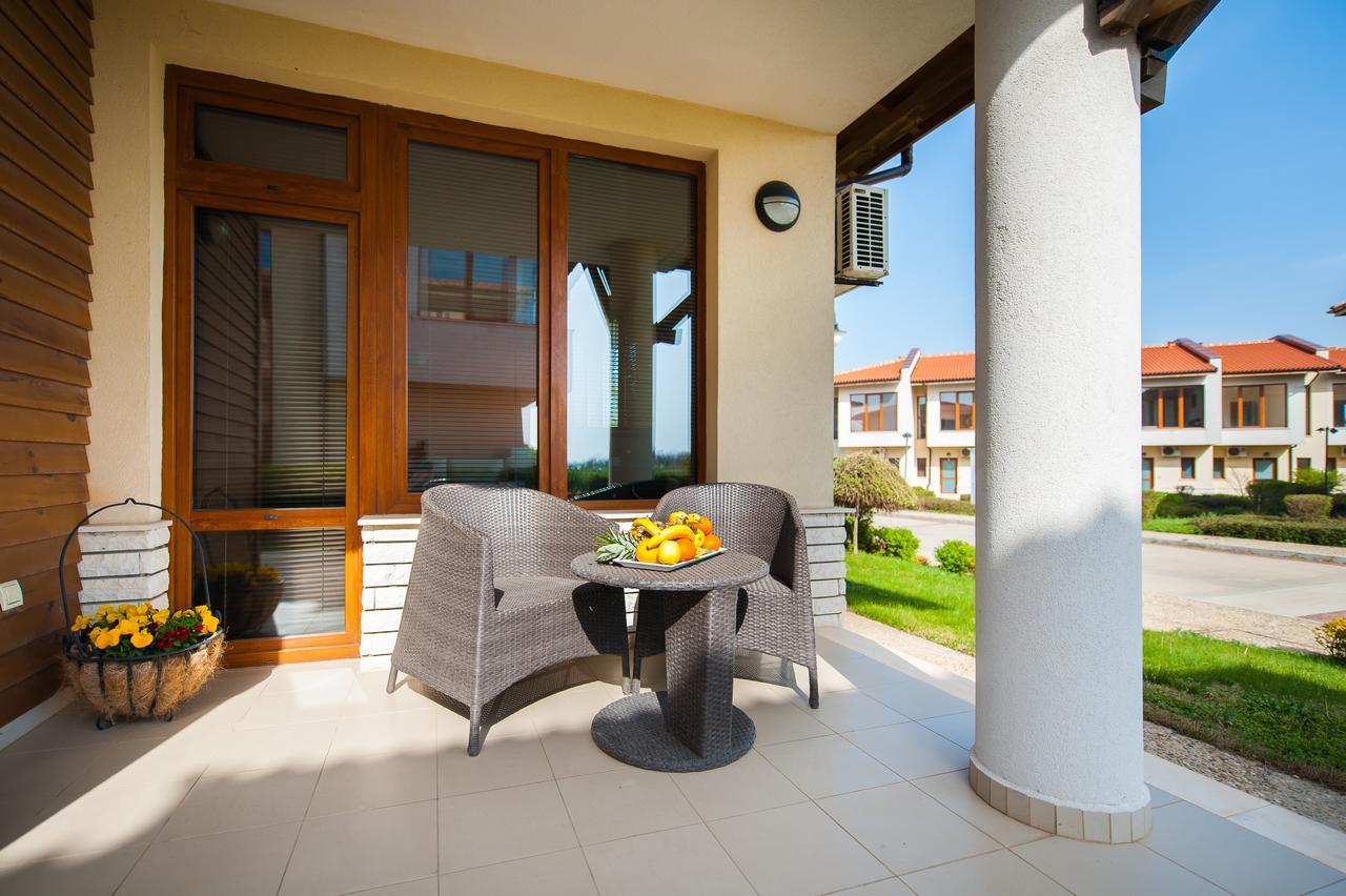 Lighthouse Apartments And Villas Balchik Esterno foto
