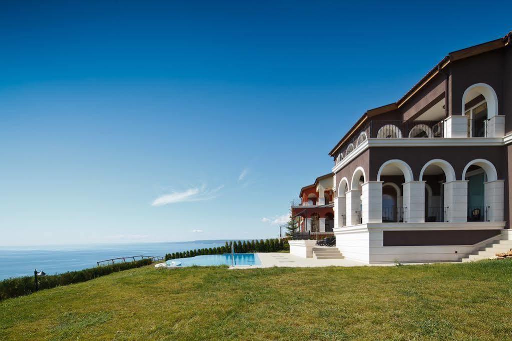 Lighthouse Apartments And Villas Balchik Esterno foto